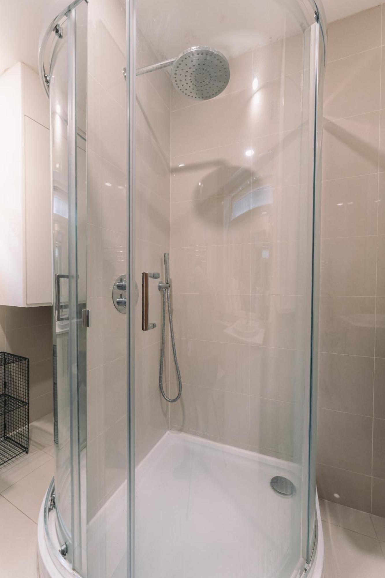 Appartement Modern Flat By The Underground. à Londres Extérieur photo